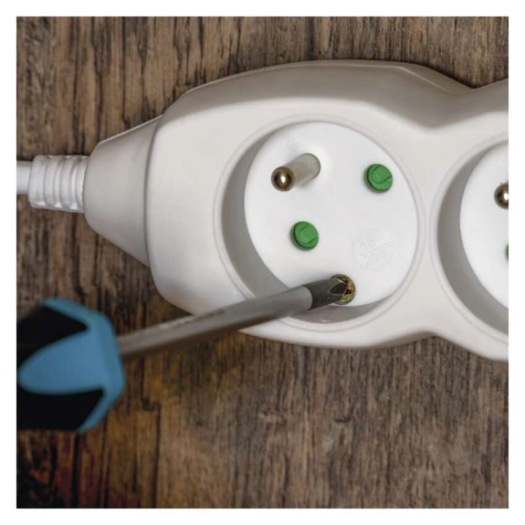 Przedłużacz P0313R 3G 3m 1,5mm² biały EMOS montaż