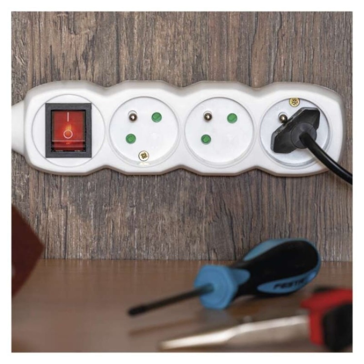 Przedłużacz P1613 z wyłącznikiem 6G 3m Emos montaż