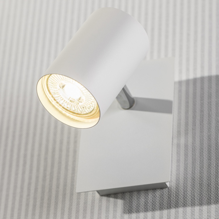 Oprawa sufitowa VENETO podtynkowa GU10 IP20 biała GTV zaświecona