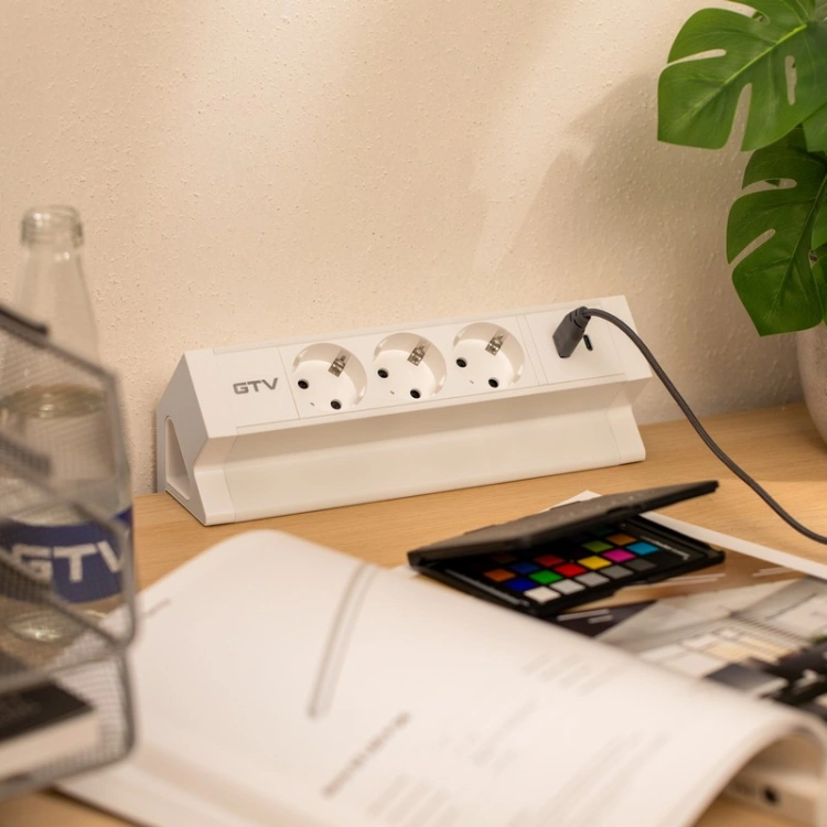Gniazdo meblowe BASCO ładowarka USB przewód 1,5m 3x2P+Z 2xUSB schuko białe pokój ucznia