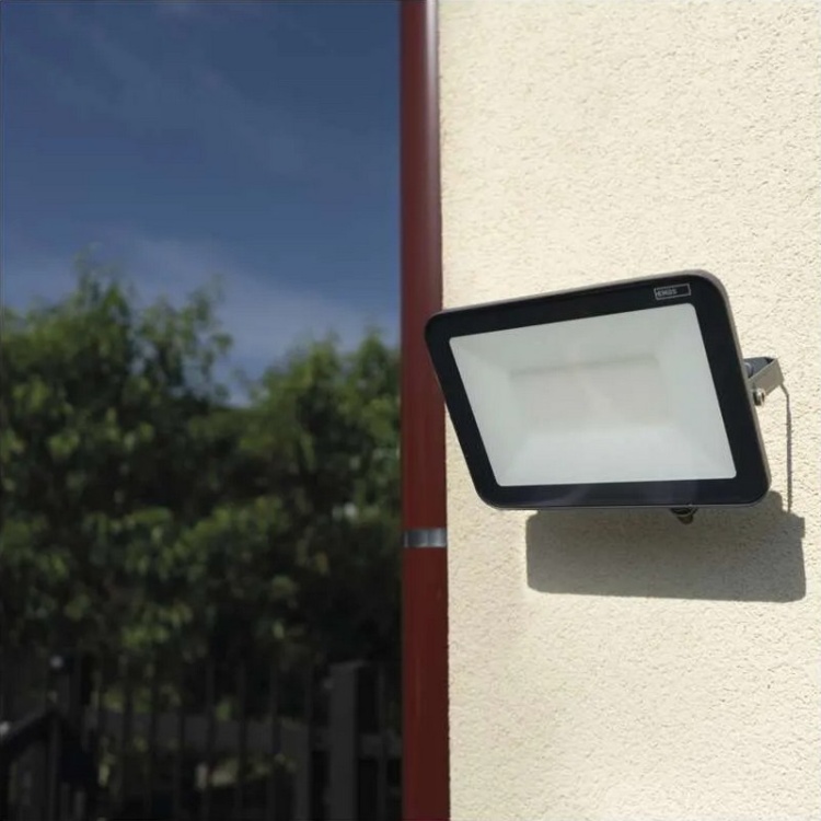 Naświetlacz LED PROFI 50W neutralna biel 4000K 5500lm IP65 Emos ZS2642 zastosowanie