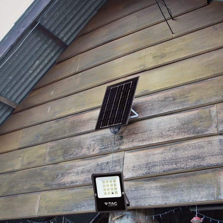 Naświetlacz LED z panelem solarnym 16W 1600lm b. zimny 6400K IP65 V-TAC zastosowanie