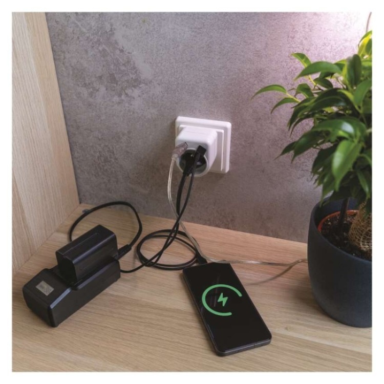 Biały rozgałęźnik 1 gniazdo i porty USB