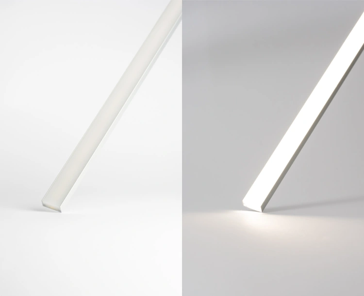Aluminiowa oprawa LED AQU w srebrnym profilu.jpg