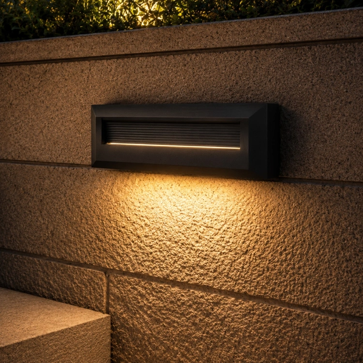 Oprawa elewacyjna LED ENCANTA Asymetryczna 6W CCT IP54 czarna aranżacja