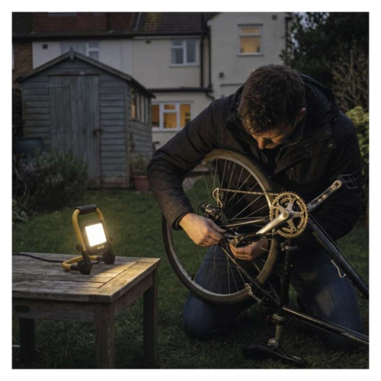 Naświetlacz LED GLARO 30 W, żółto-czarny, IP65, 3000 lm, neutralna biel
