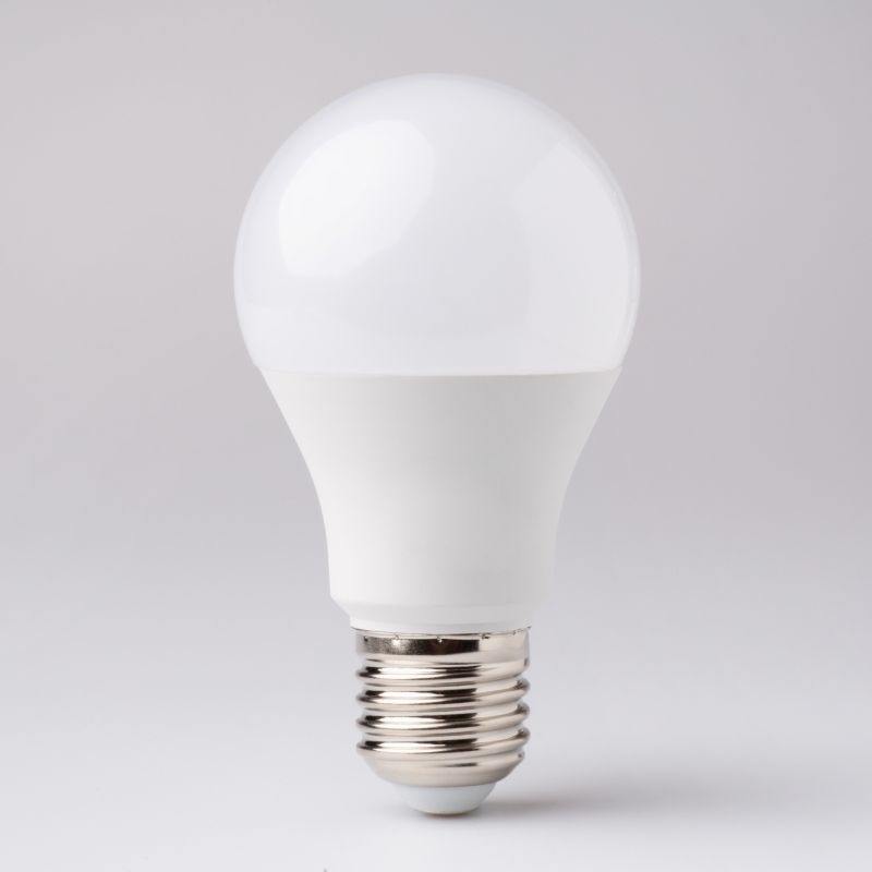 CLASSIC E27 10W RGB CCT 850lm Wifi tuya