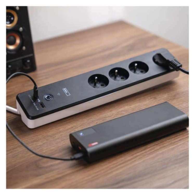 GoSmart Przedłużacz 2 m / 4 gniazda / z wyłącznikiem / z USB / biało-czarny / PVC / 1,5mm2