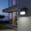 Naświetlacz solarny NCS G2 30W zamontowany na ścianie