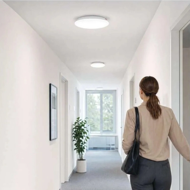Oprawa sufitowa DORI EVO, okrągła biała 24W, IP65, neutralna biel, czujnik MW aranżacja