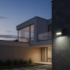 Naświetlacz solarny NCS G2 10W zamontowany na ścianie