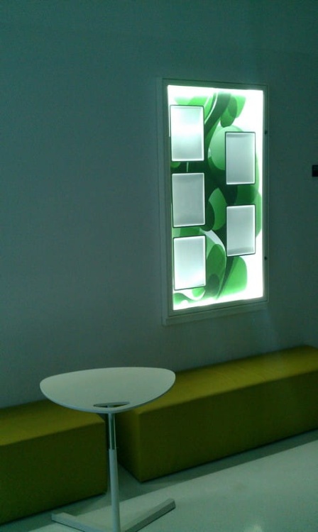 Szyba podświetlona modułami LED
