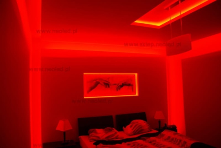 Oświetlenie LED RGB w sypialni.