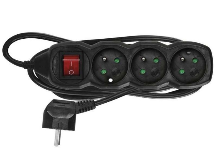 Przedłużacz z wyłącznikiem PC1311 3 gniazda 1,5m czarny EMOS