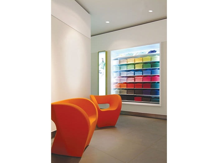 Żarówka LED GU10 36º CorePro LED spot jako oświetlenie sklepów oraz witryn sklepowych.