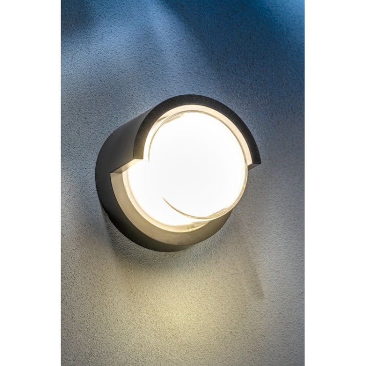 Oprawa elewacyjna LED CANTI 12W 1000lm IP65 4000K włączona.jpg