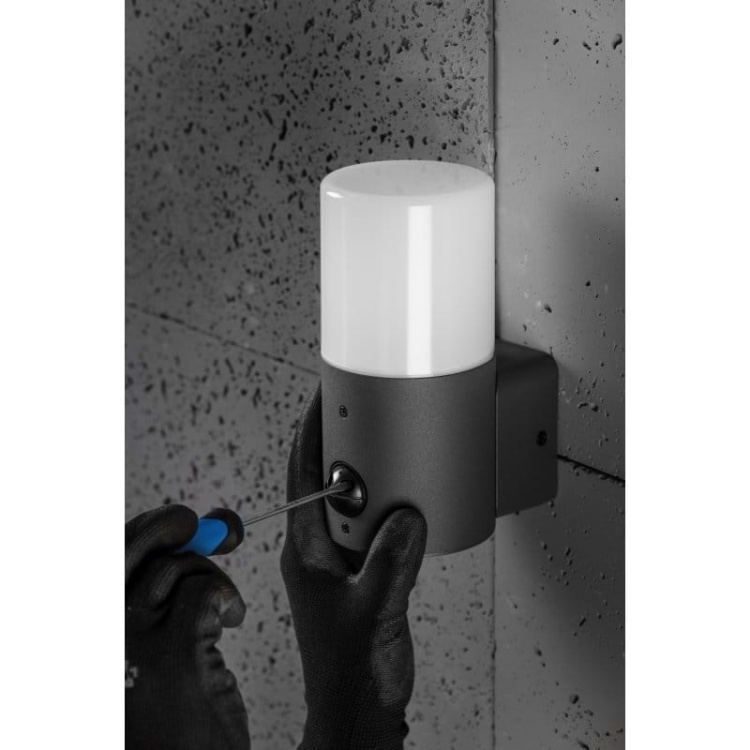 Oprawa elewacyjna ogrodowa CORTA-AU z czujnikiem PIR E27 25W IP44 grafit GTV montaż.jpg