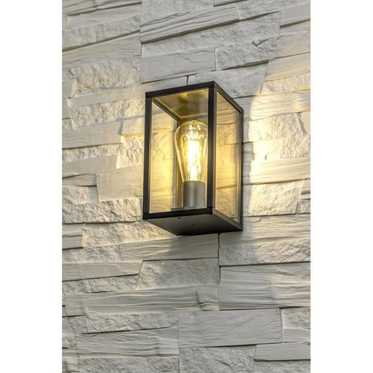 Żarówka LED ST64 E27 6W 600lm 3000K 360° filament GTV aranżacja w oprawie elewacyjnej.jpg