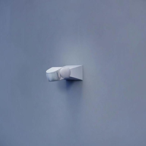 Czujnik ruchu PIR natynkowy IS1 detekcja 120° do 10m IP54 biały STEINEL aranżacja.jpg