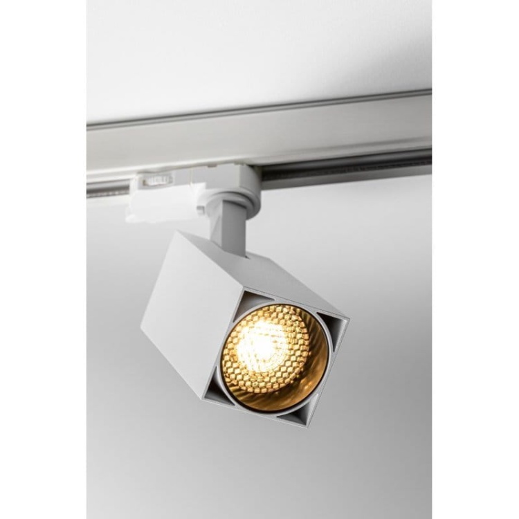 Reflektor LED GROSSO na szynę 3-fazową GU10 20W IP20 kwadratowy biały GTV aranżacja salonu.jpg