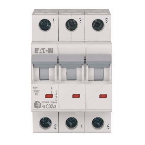 Wyłącznik z zabezpieczeniem nadmiarowo-prądowym 3P C32A EATON przód.jpg
