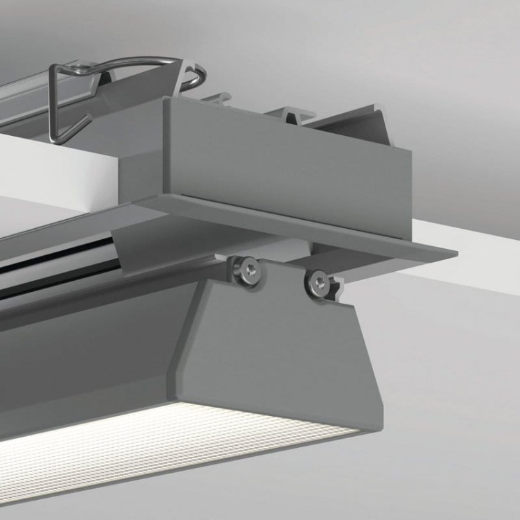 Profil RAM-KOL-50 srebrny anodowany, bez przesłon KLUŚ przykład montażu.jpg