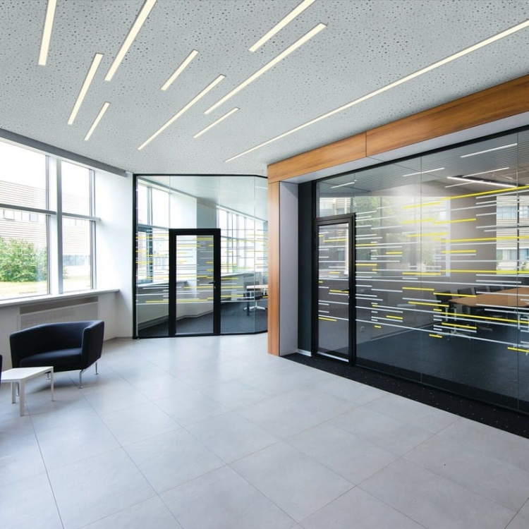 Profil RAM-KOL-50 srebrny anodowany, bez przesłony KLUŚ aranżacja.jpg