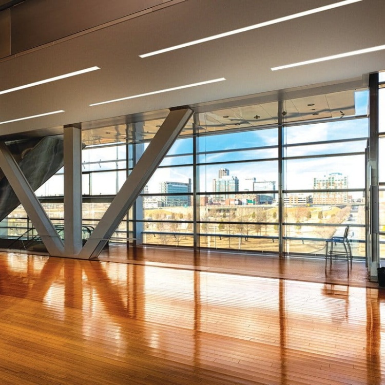 Profil RAM-KOL-100 srebrny anodowany, bez przesłony KLUŚ aranżacja.jpg