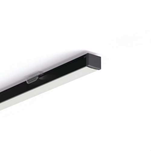 Zaślepka do profilu PIKO C24202C07 czarna KLUŚ przykład montażu.jpg