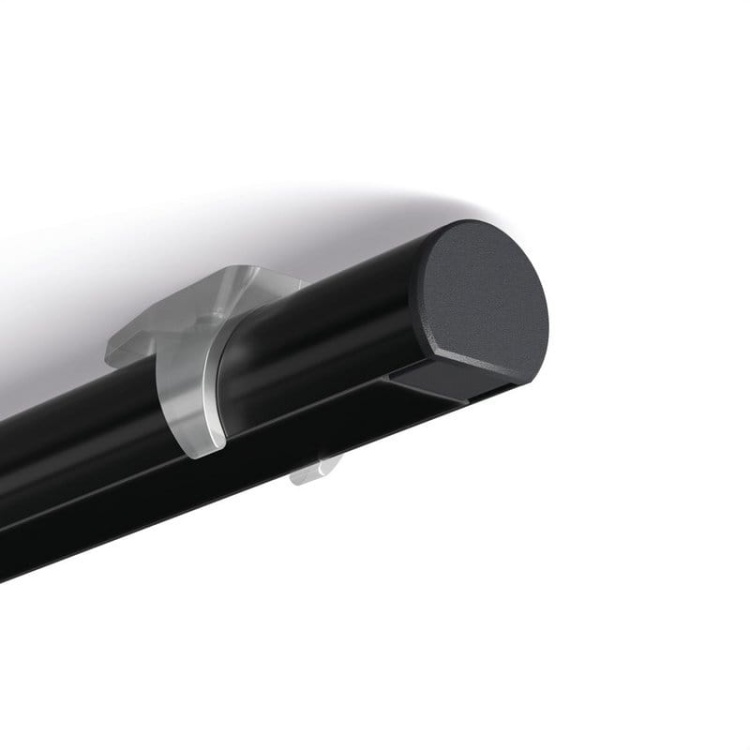 Zaślepka OLEK C24203C07 czarna KLUŚ przykład montażu.jpg