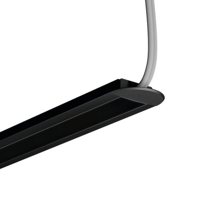 Zaślepka MICRO-LNK-OTW z otworem C24427C07TW czarna KLUŚ przykład montażu.jpg