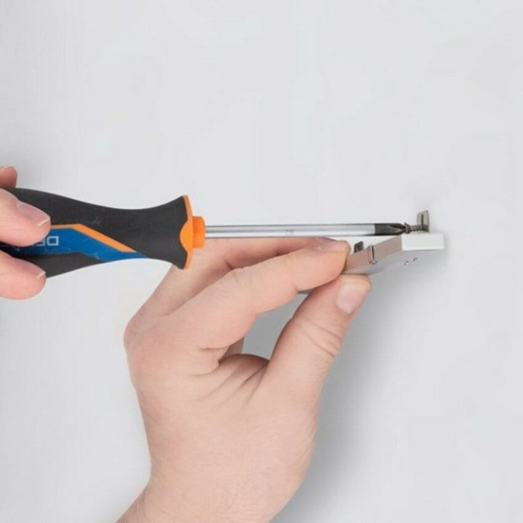 Mocownik PDS-STN-60G C24455N00 srebrny KLUŚ montaż.jpg