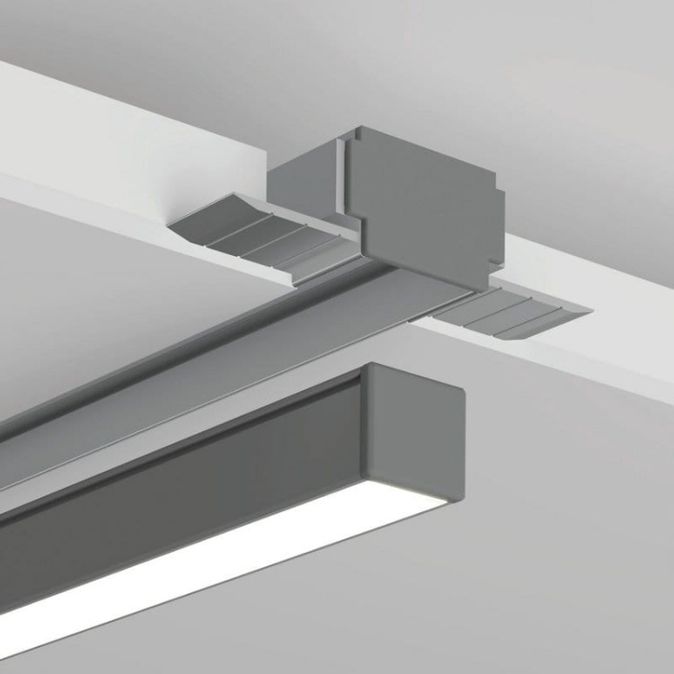 Zaślepka TPK-4 C24239C02 szara KLUŚ przykład z profilem.jpg