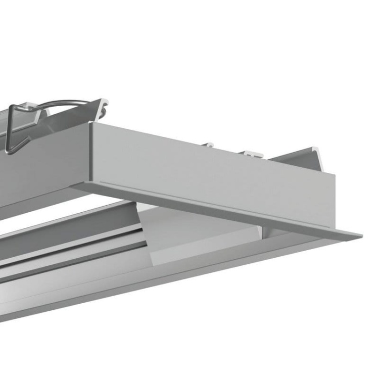 Zaślepka RAM-KOL-100 C24356C02 szara KLUŚ przykład montażu.jpg