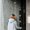Czujnik ruchu PIR ścienny SENSQUARE detekcja 360° do 8m IP20 biały Kanlux 37368 aranżacja