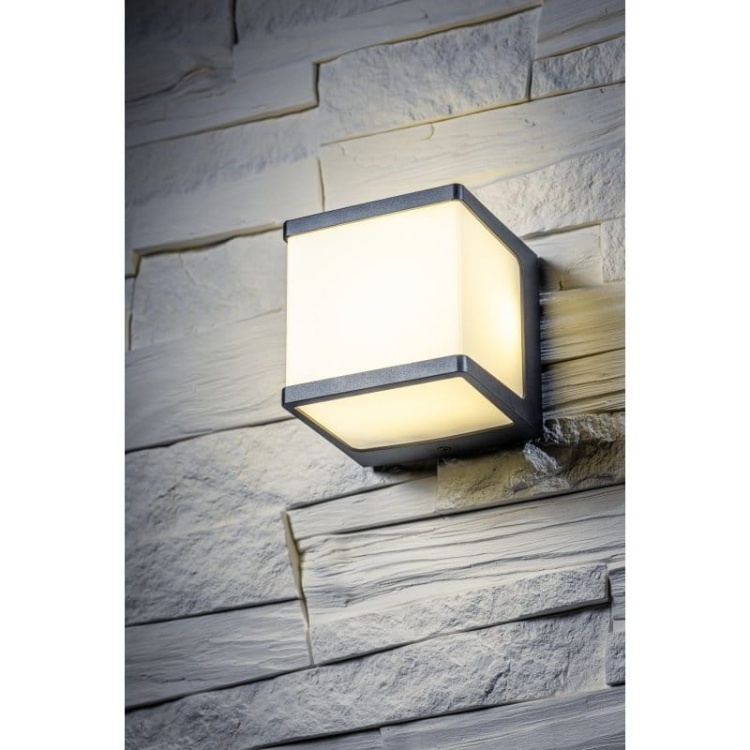 Oprawa NARIN LED 10W 4000K 1000lm czarny IP54 GTV aranżacja'.jpg