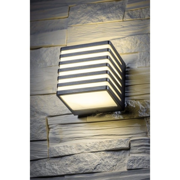 Oprawa elewacyjna SIROLO LED 10W 4000K 1000lm czarny IP54 GTV aranżacja.jpg