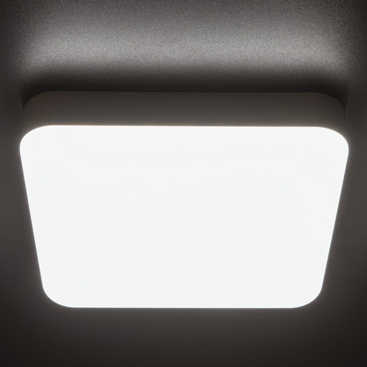 Plafoniera IPER LED 26W 4000K 3120lm 260mm kwadratowa IP65 Kanlux 37296 zaświecona.jpg