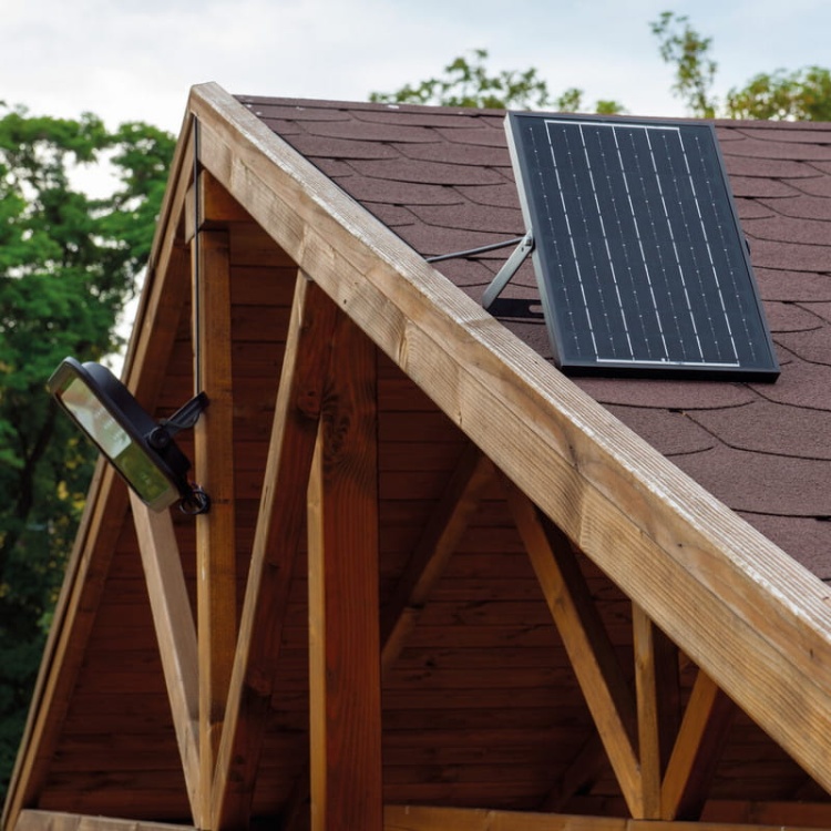 Naświetlacz solarny LED FL SONE SLR 15W 4000K 2200lm IP65 symetryczny rozsył światła 90° Kanlux 36607 zbliżenie