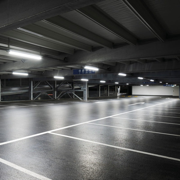 Oprawa pyłoszczelna LED MAH MAX 120cm 38W 6080lm 4000K IP65 Kanlux 38464 aranżacja parkingu