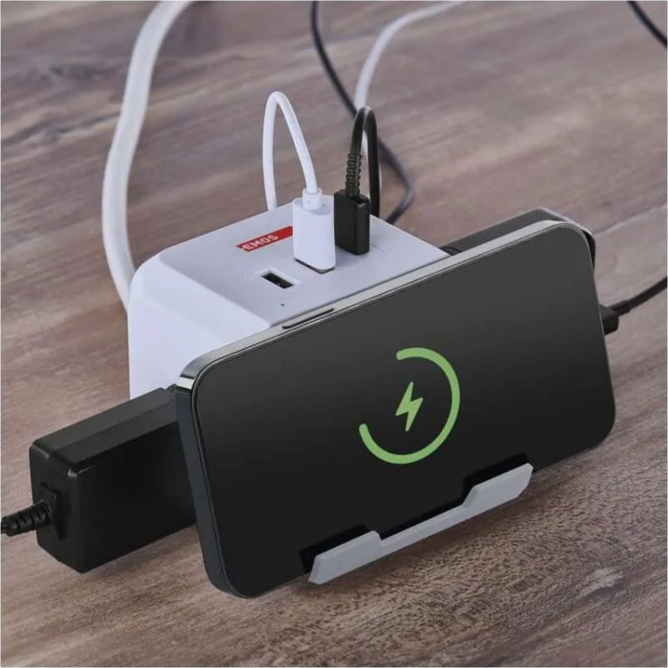 Przedłużacz 2×2P+Z ładowarka indukcyjna i 3xUSB 2m biały kostka EMOS P0212CQ aranżacja.jpg