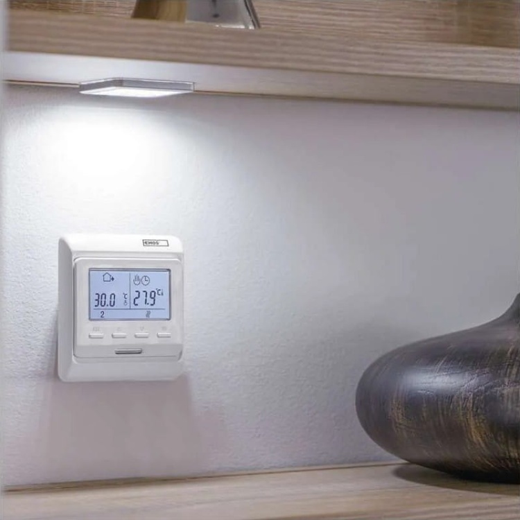 Programowalny termostat pokojowy do ogrzewania podłogowego przewodowy EMOS P5601UF aranżacja