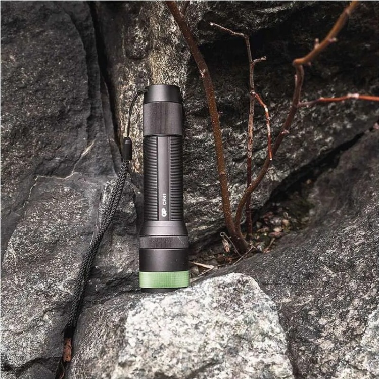 Latarka LED Discovery CR41 ładowalna 2550mAh 650lm IPX7 GP P8511 aranżacja