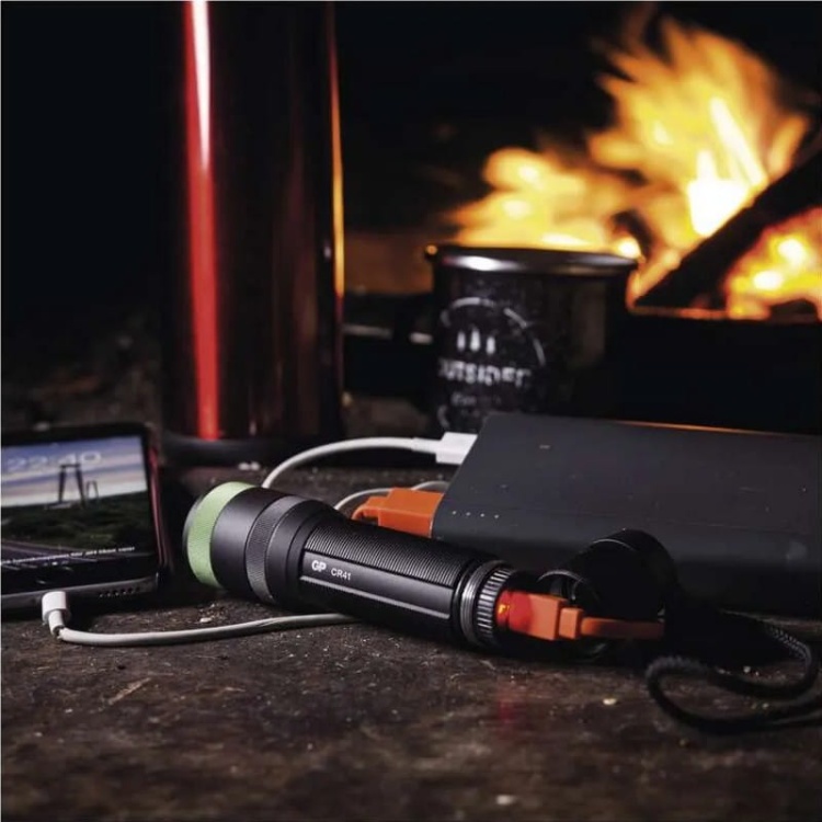 Latarka LED Discovery CR41 ładowalna 2550mAh 650lm IPX7 GP P8511 aranżacja