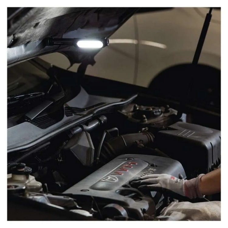 Latarka LED Discovery C34 na baterie 3xAA 550lm IPX4 GP P8508 aranżacja