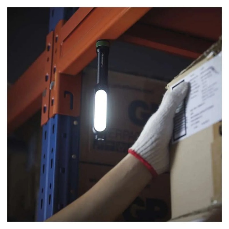 Latarka LED Discovery C34 na baterie 3xAA 550lm IPX4 GP P8508 aranżacja