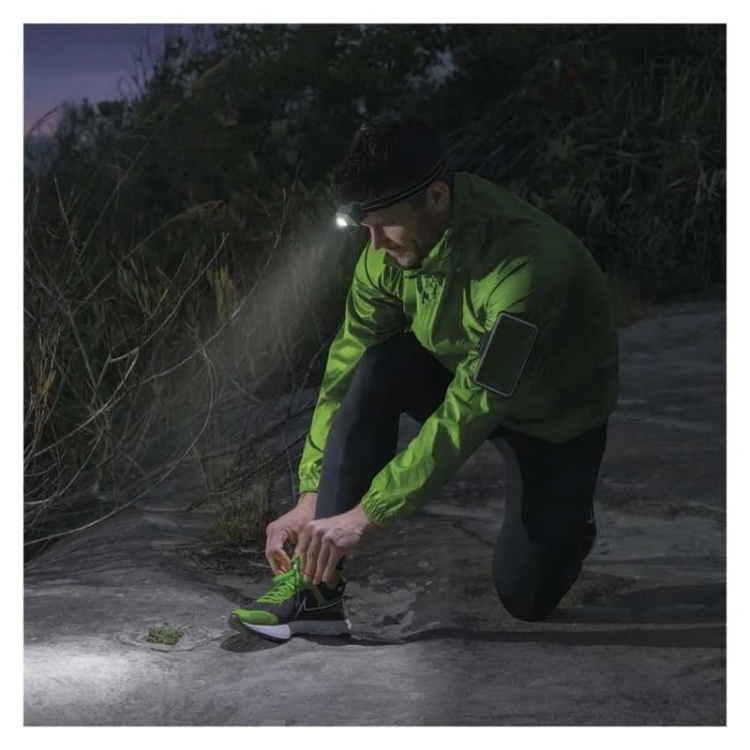 Latarka czołowa LED Xplor PHR17 ładowalna 500lm 85m IPX6 GP P8567 aranżacja