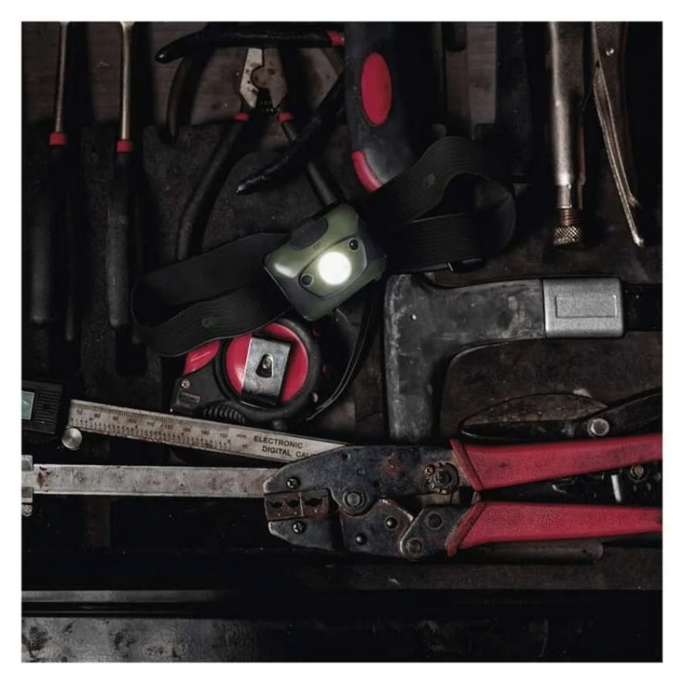 Latarka czołowa LED Discovery CHR41 ładowalna 300lm 157m IPX6 GP P8572 aranżacja