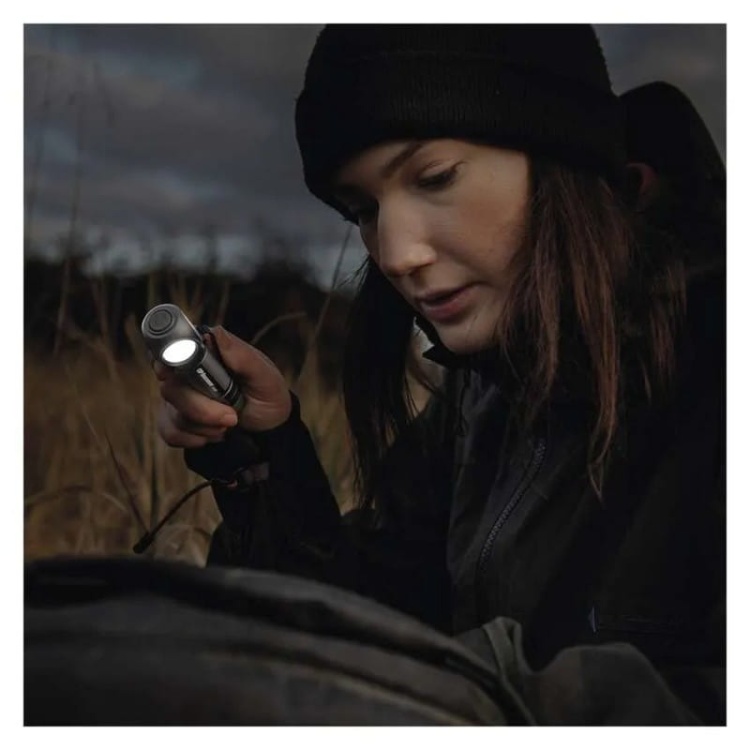 Latarka czołowa LED Discovery CHR35 ładowalna 600lm 130m IPX4 GP P8555 aranżacja