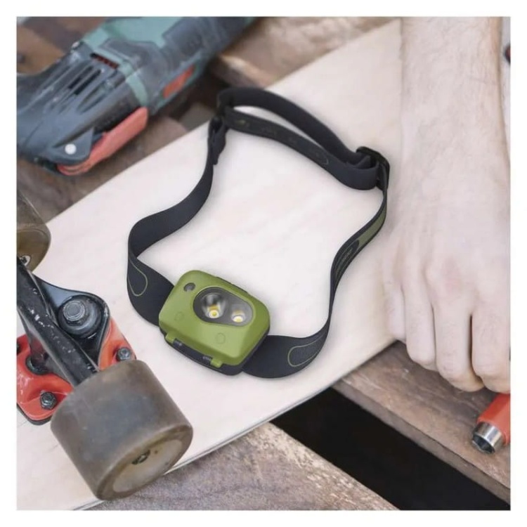 Latarka czołowa LED Discovery CHW43 na baterie 3×AAA 150lm 45m IPX4 GP P8583 aranżacja